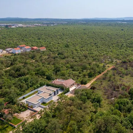 Jakov Dom wakacyjny *