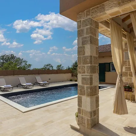 Dom wakacyjny Jakov Murvica (Policnik)