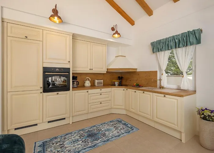 Jakov Ferienhaus Murvica (Policnik)